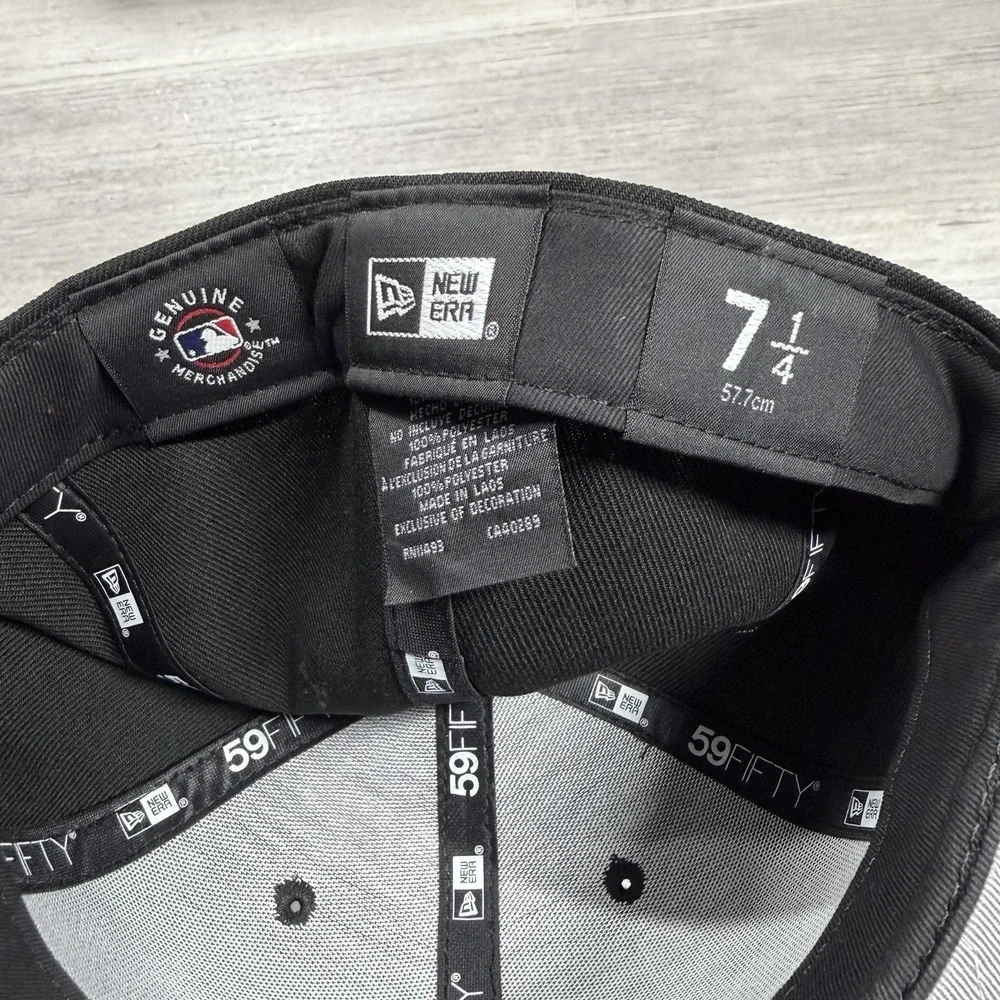 New York Yankees MLB New Era Tri-Hit 59FIFTY Fitted Hat Size 7 1/4 Black NEW‎